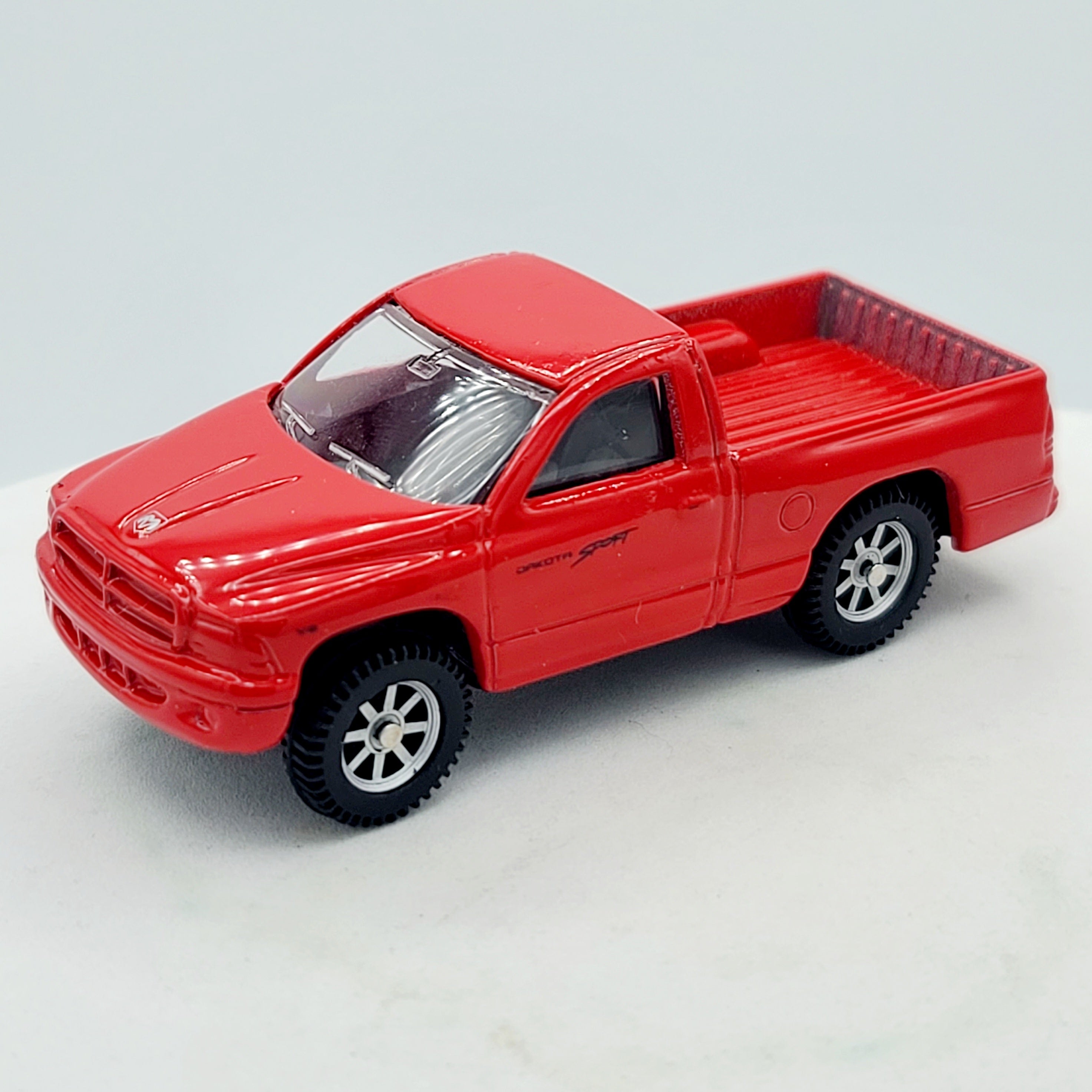 Maisto Dodge Dakota Sport Pickup Truck - Approx. 1:64, Red (Speed Wheels / Road & Track)